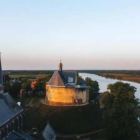 Semesterbostad Wellness Met Privesauna En Hot Tub - Glamping Aan De Maas